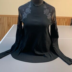 Free People Top. Black. Size small. So CUTE!